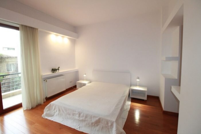 Sfintii Voievozi Inchiriere apartament 3 camere 170 mp Bloc 2008