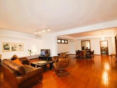 Sfintii Voievozi Inchiriere apartament 3 camere 170 mp Bloc 2008